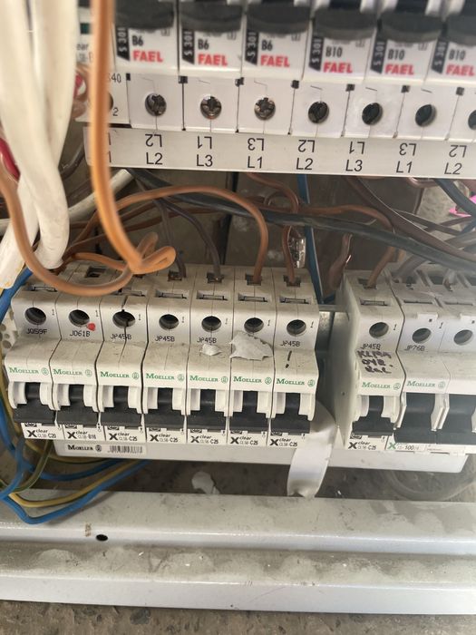 Щиток з автоматами