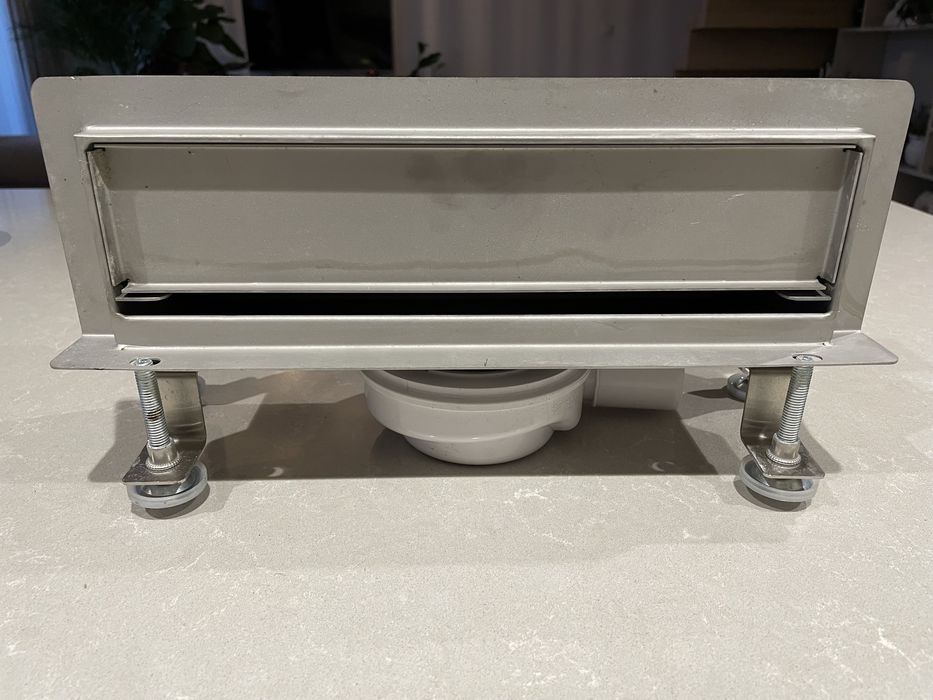 Odpływ ścienny JomoTech