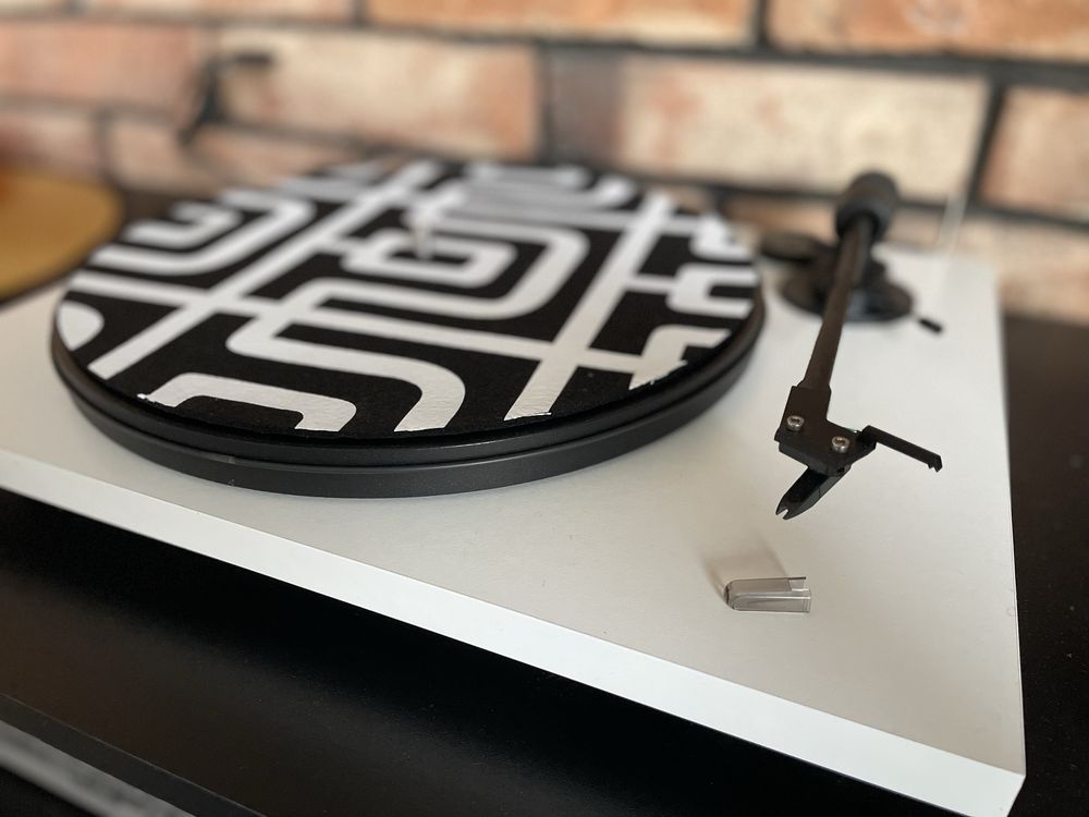 Gramofon Pro-Ject Primary biały. Jak nowy.