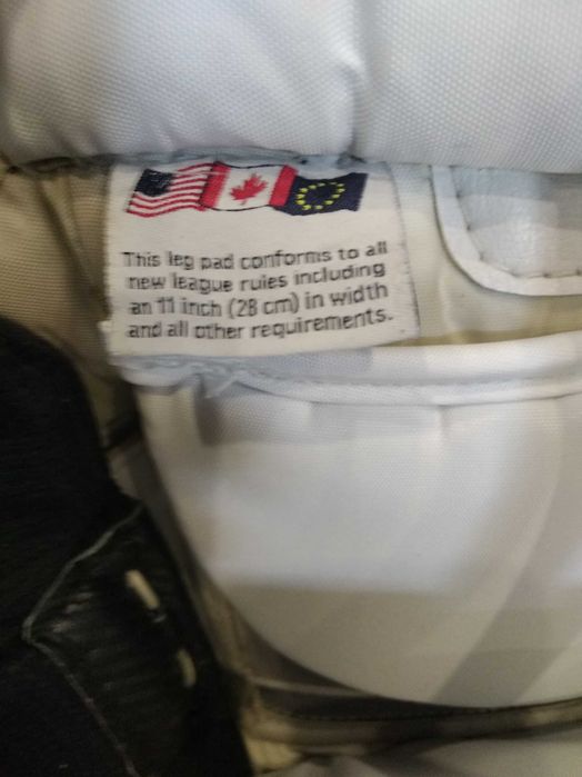 Щитки хокейні захисні воротаря