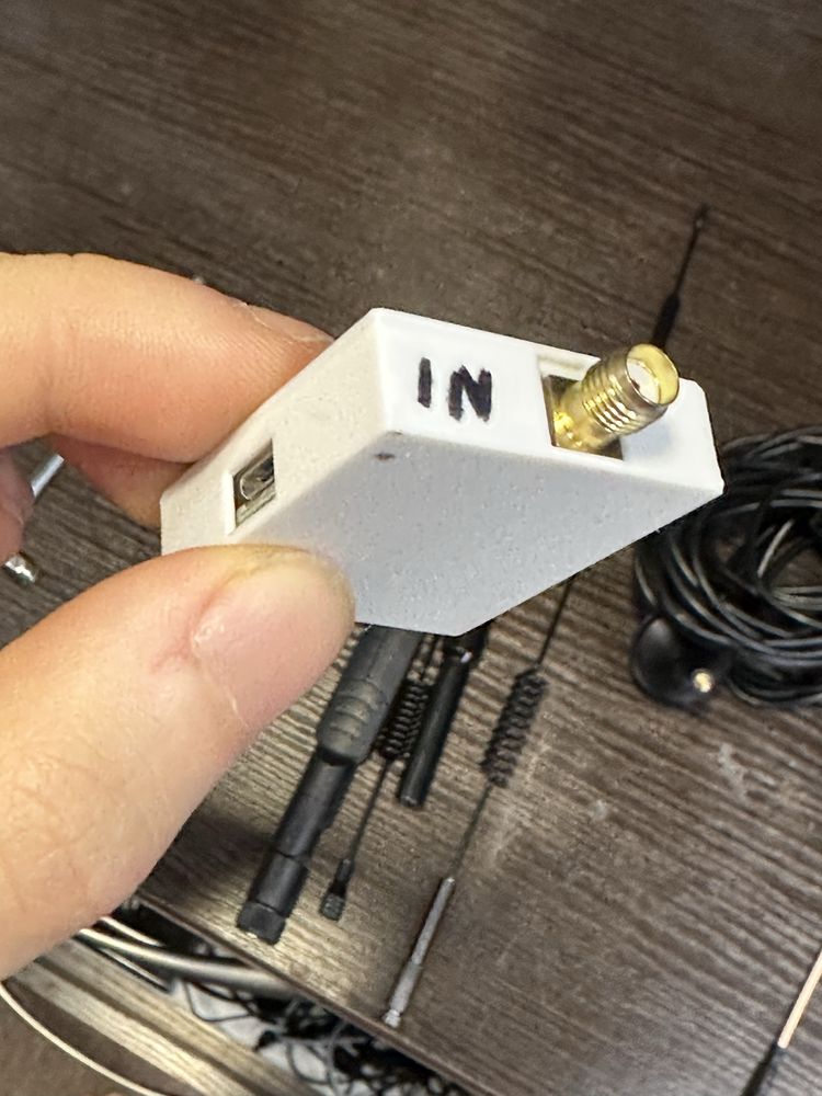 продам hackrf h2+ portapack нове,з невеличким нюансом