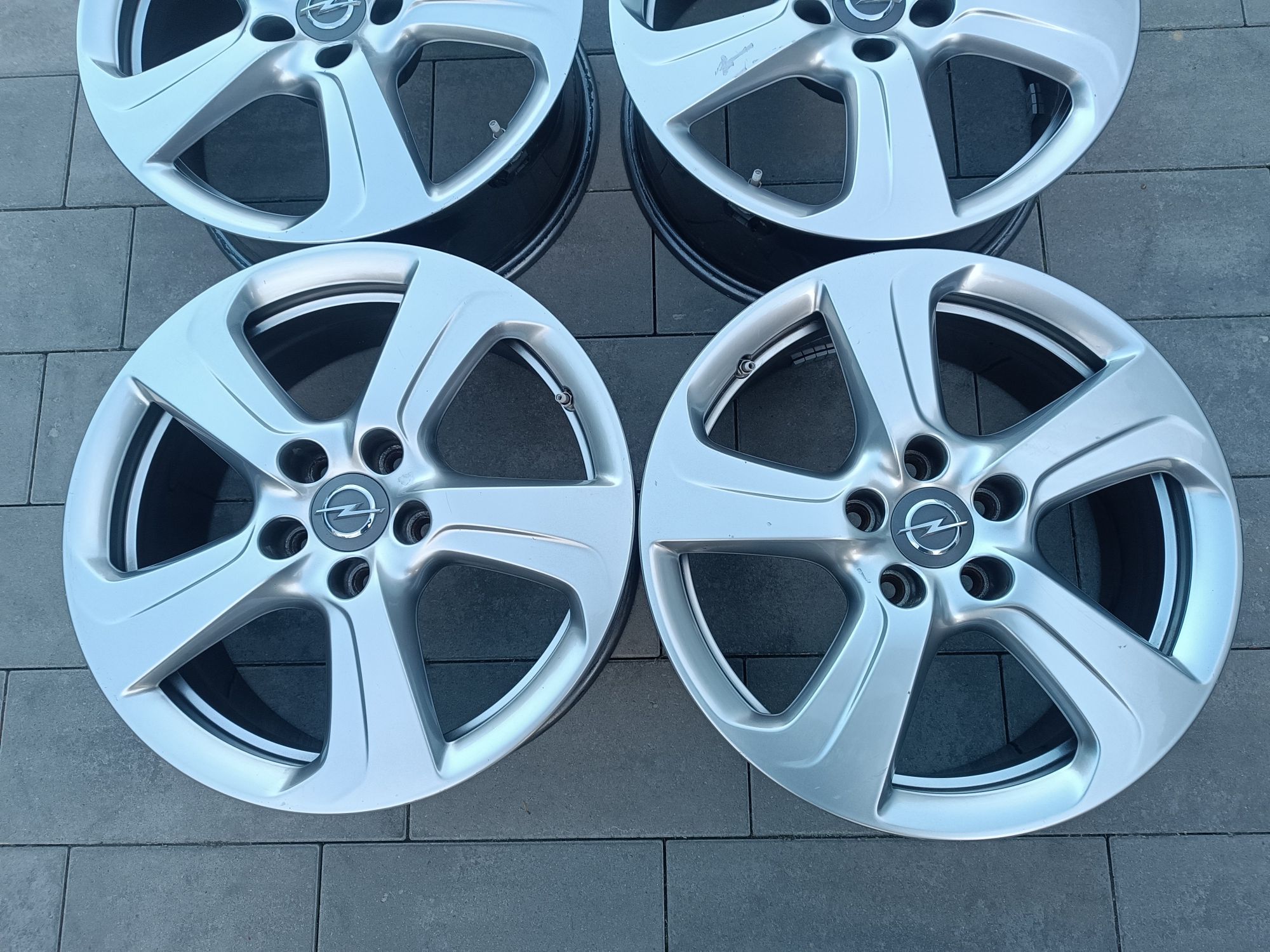 17 Alufelgi Opel 5x110 Astra H,Corsa E,D,Meriva B , OE TPMS