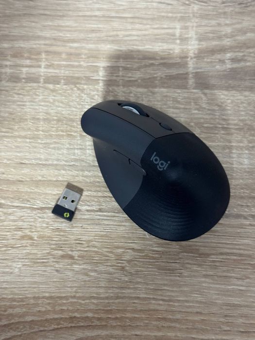 Бездротова миша Logitech Lift Ergonomic Vertical Graphite (910-006473)