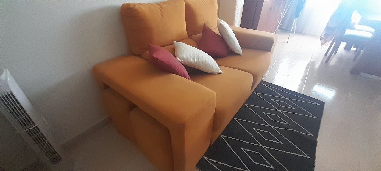 SOFÁ 2 lugares côr mostarda