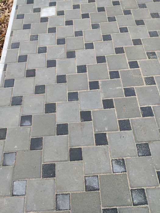 Продам остатки ( 8 м.кв.) тротуарной плитки ТМ Брукленд ( Brukland)