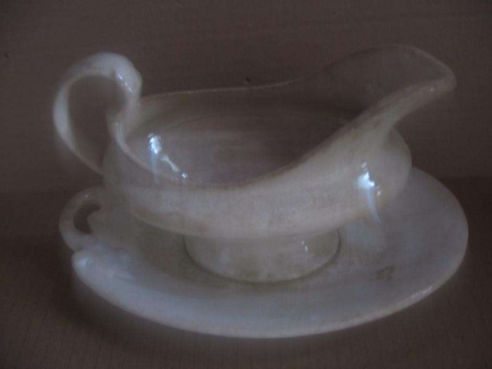 Molheira com prato acoplado.