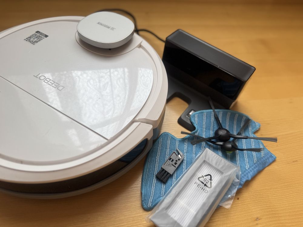 Робот пилосос ECOVACS DEEBOT OZMO 900