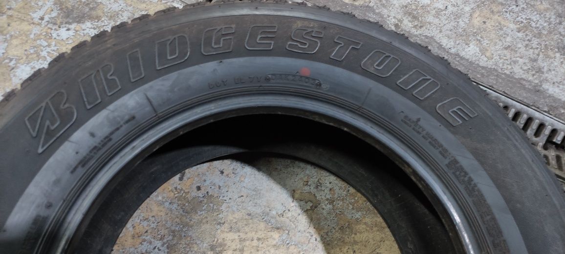 Pneus 265/65/17 Bridgestone semi novos