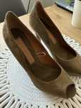 Zamszowe Buty na wysokim obcasie khaki 39