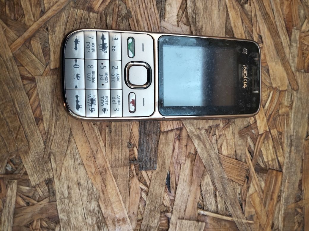 Продам мобильный телефон Nokia c2-01