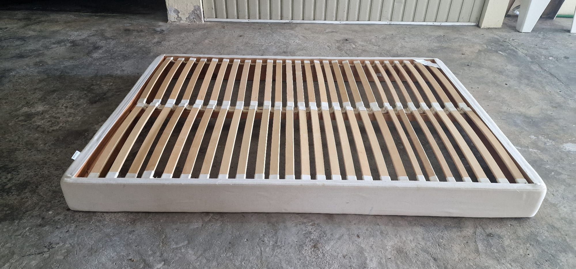Estrado cama de casal queen size