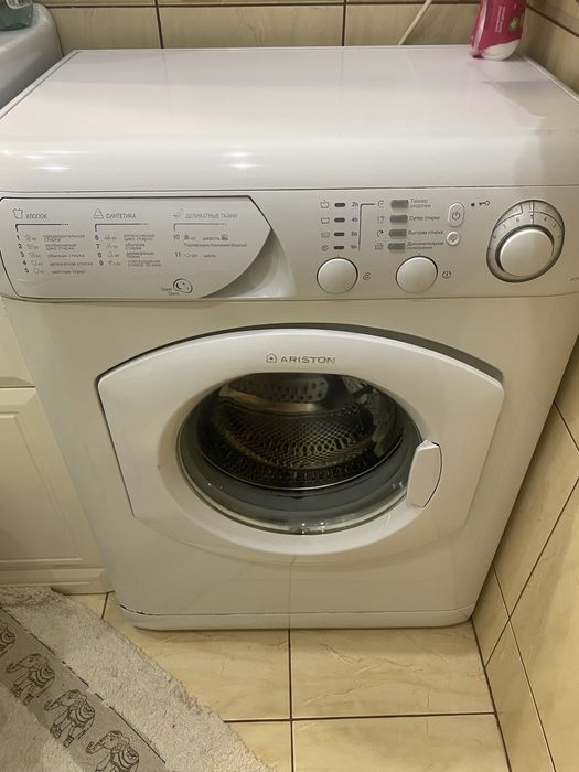 Пральна машина Ariston avsl 109