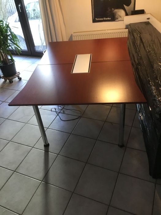 Elegancki stół konferencyjny, biurowy 120x160x72 cm. używany+gniazda