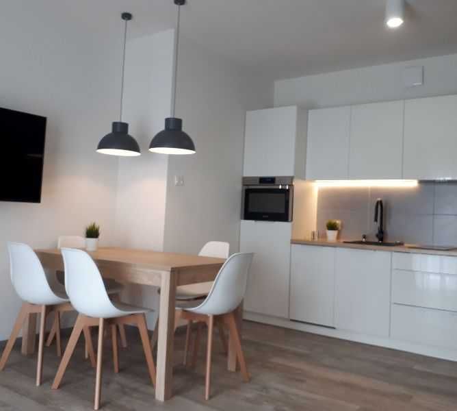 28.07-1.08 Apartament  morze basen kryty jacuzzi SPA sauny Kołobrzeg