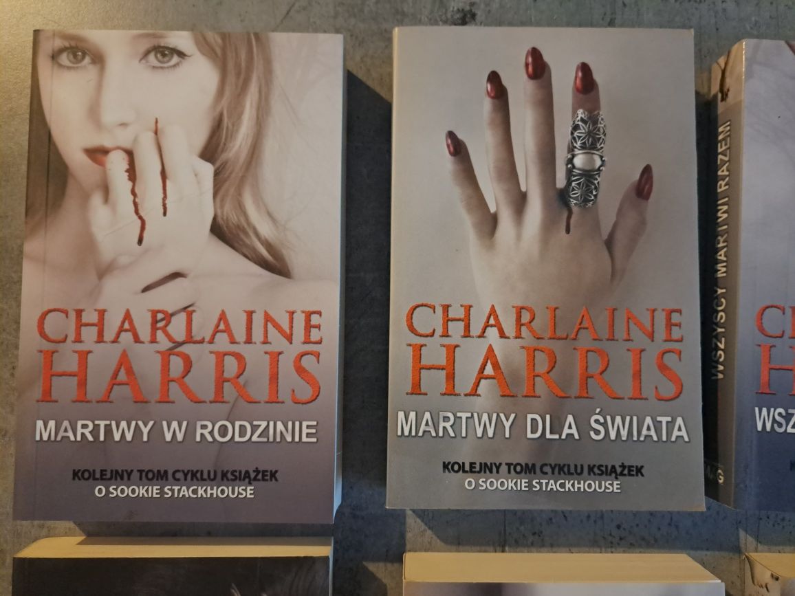 Sprzedam serie książki „Czysta Krew” autorki Charlaine Harris + Czysta