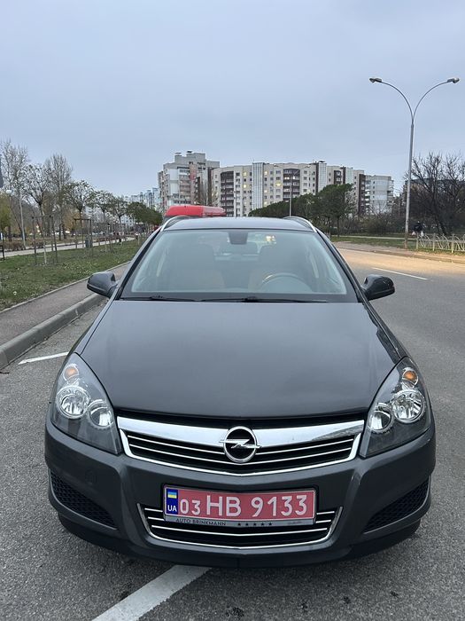 Opel Astra 2010 1.4 бензин