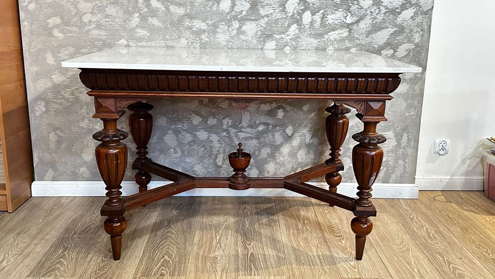 Stolik eklektyczny gabinetowy z marmurowym blatem XIX / XX w.