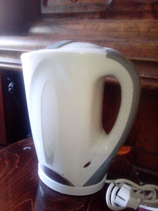 Электрочайник Hilton 9223 WK