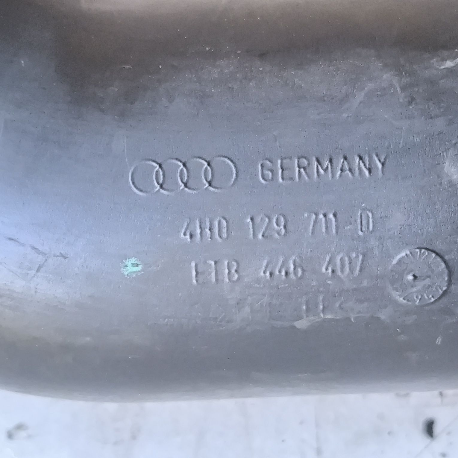 Rura dolot powietrza  4.2 FSI AUDI A8 D4