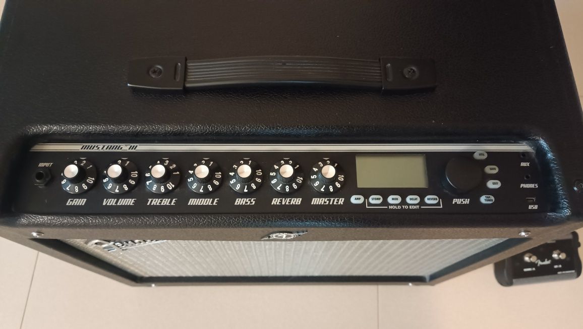 Wzmacniacz Fender Mustang III v2