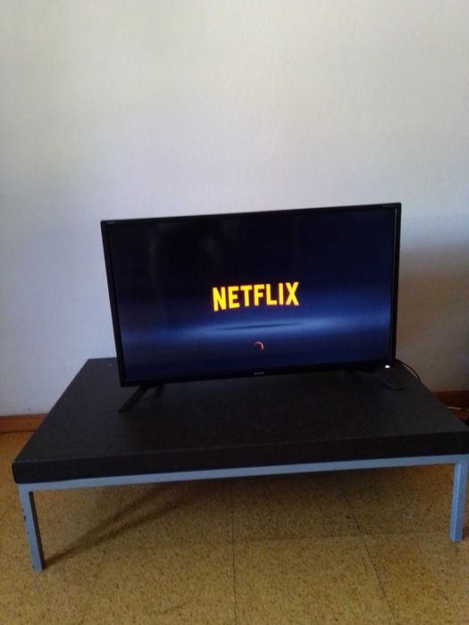 Smart tv Sharp 32" como novo