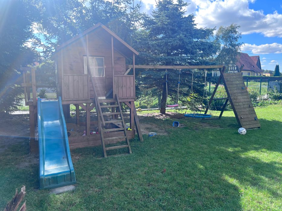 Drewniany plac zabaw