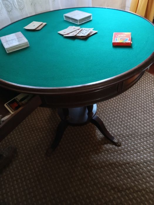 Mesa de jogos antiga