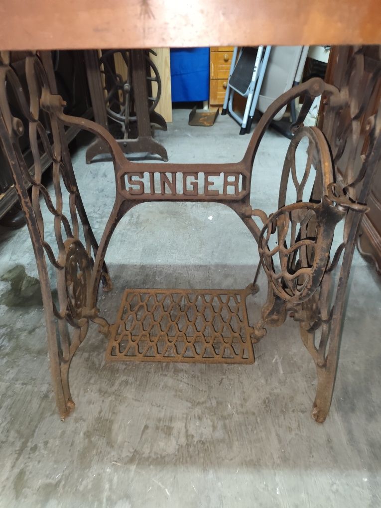 Máquina de costura Singer antiga
