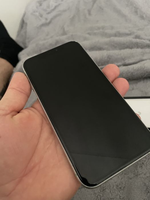 Iphone 11 128gb колір бомба