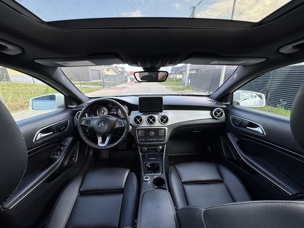 Mercedes GLA 250 4matic bezwypadkowy/panorama/harman kardon /