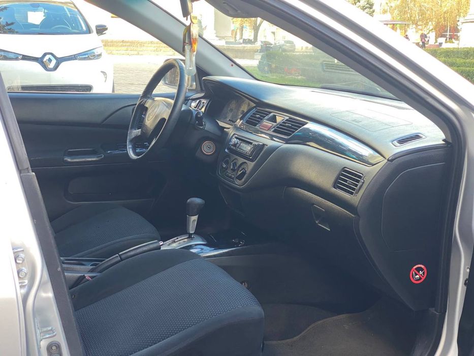 Mitsubishi lanser avtomat