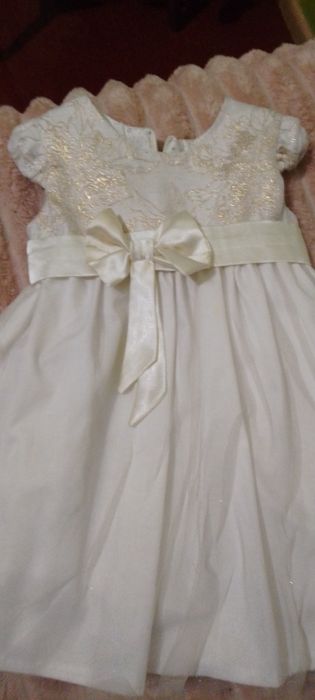 Продам плаття на дівчинку