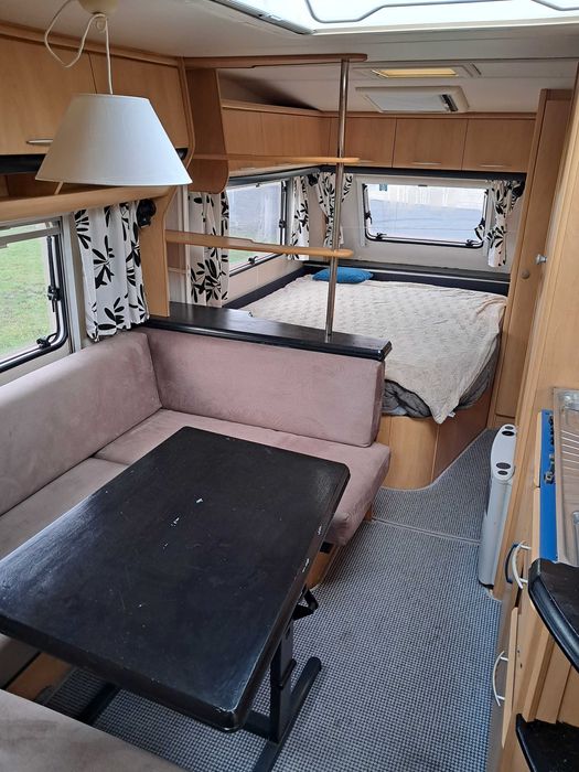 Sprzedam przyczepa Hobby 560 De Luxe , 6 osobowa .