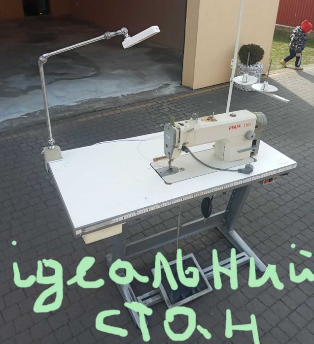 Професійна швейна машинка   
 praff 1163