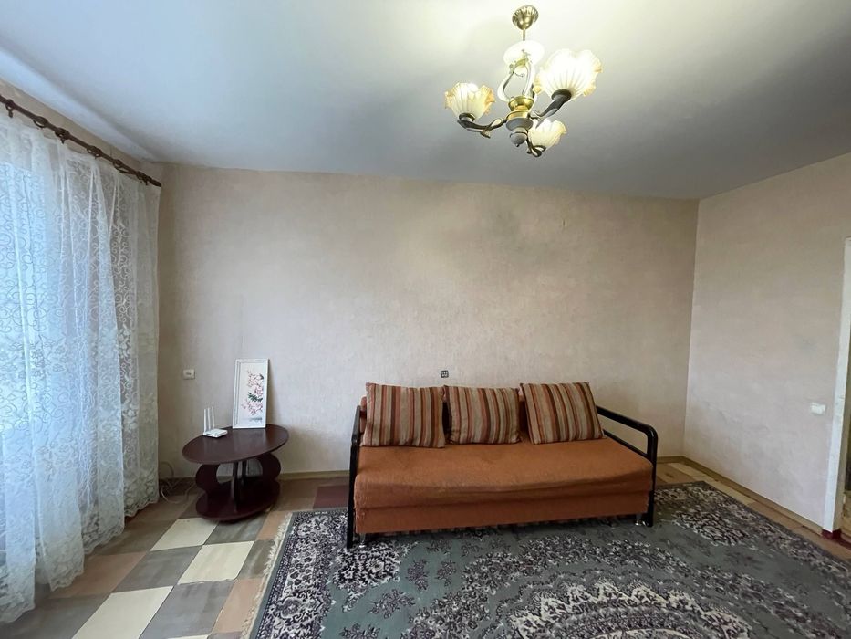 Продам ексклюзивну 3-кім. квартиру Кам’янське, лівий берег 2 мкр.