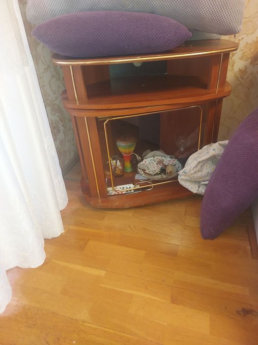Продам тумбочку бу