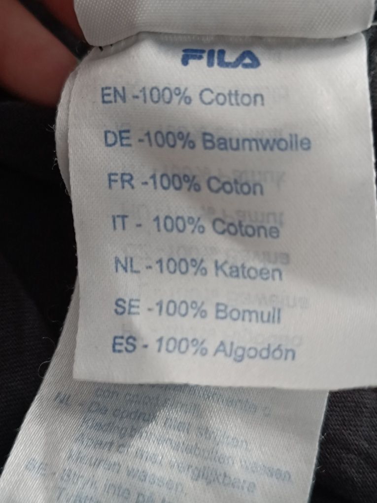 Modna koszulka firmy Fila logowana