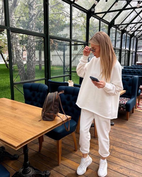 Жіночий спортивний костюм оверсайз беж, білий, чорний – новинка 2025