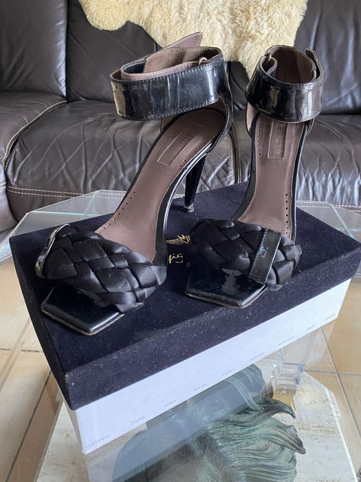 Sandalias de pele lacado preto mais sandalias salto alto tam. 39