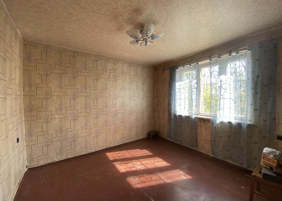 Продам великий 2 поверховий будинок