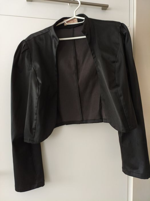 Bolerko czarne rozmiar L w bardzo dobrym stanie.