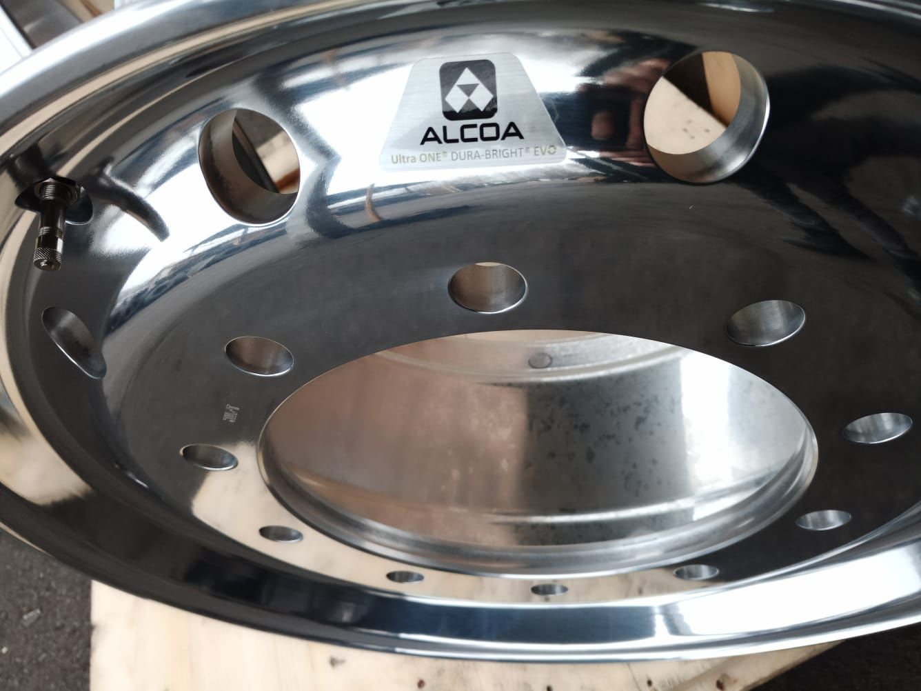 Felgi przód szerokie ALCOA DURA bright 11.75x22.5 oryginalne NOWE