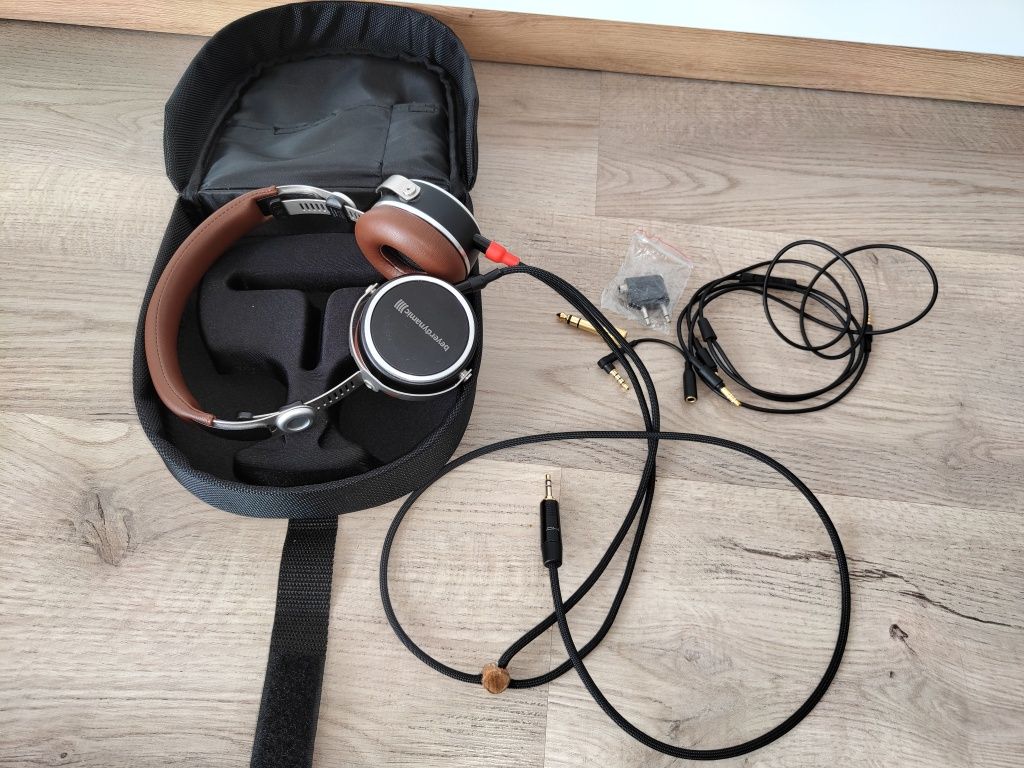 Beyerdynamic Aventho WIRED Portable Tesla