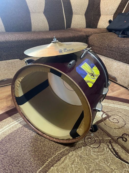 Продам бубен гарний стан басистий звук розмір, 15х20дюймів
