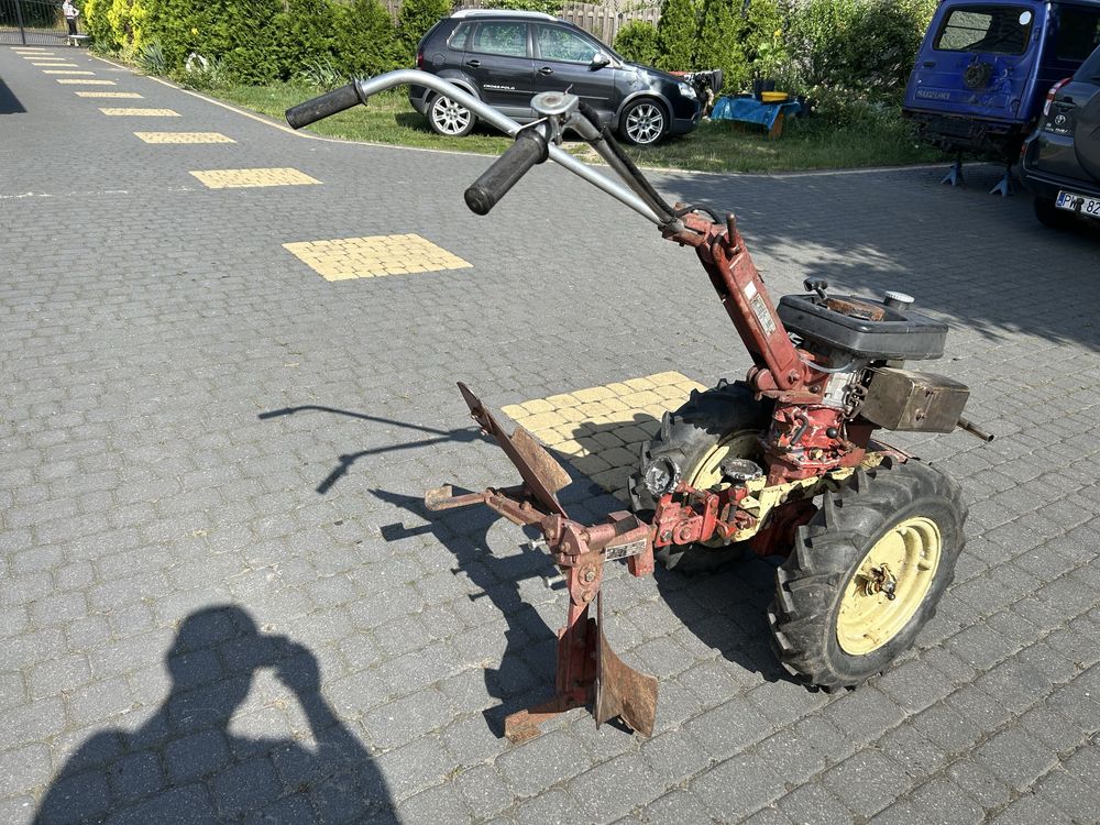Terra Vari Gutbrod dzik traktorek z pługiem