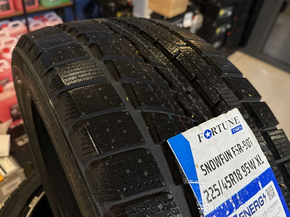 NOWE Opony opona zimowe zimowa FORTUNE 225/45R18 FSR901 95W XL