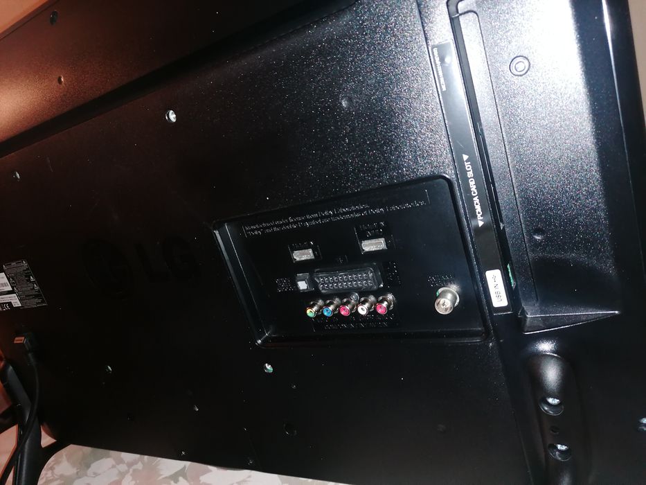 Telewizor LED 32 cale LG 32lb550b