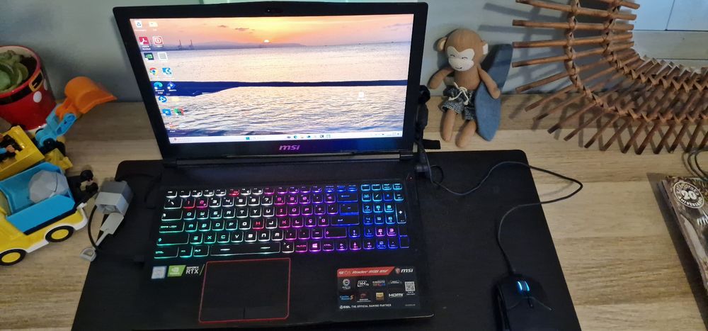 Portátil gaming MSI + headset e rato da steelseries