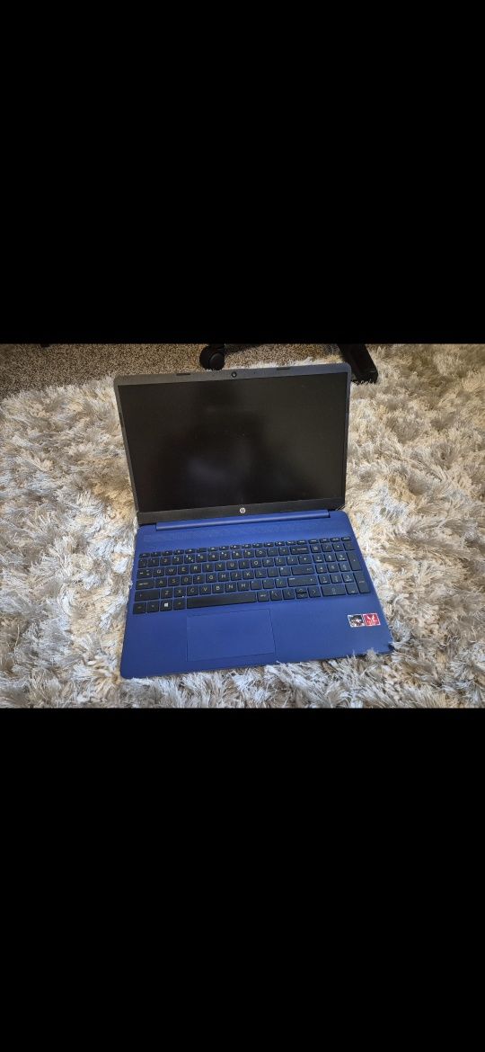 HP Laptop 15s-eq0032na niebieski  stan bdb