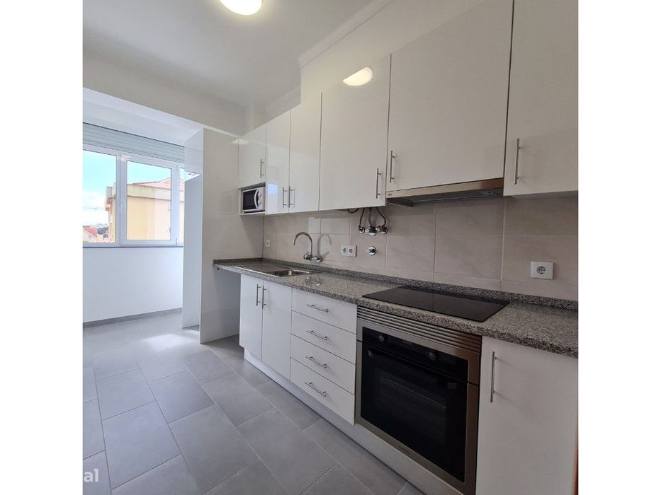 Apartamento T3 totalmente remodelado